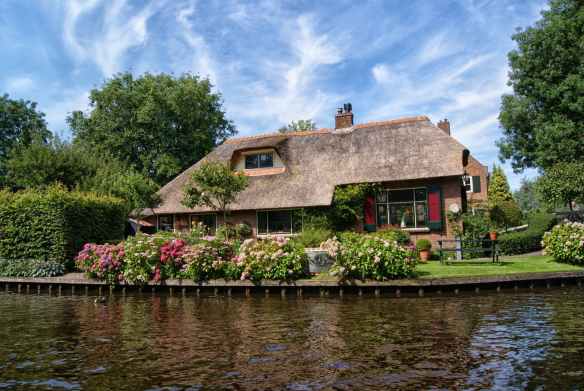 architecture bungalow canal cottage